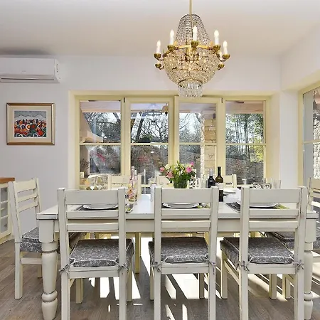 Holiday home Mit Privatpool Fuer 6 Personen Ca 120 Qm In Rakovci, Istrien Istrische Riviera